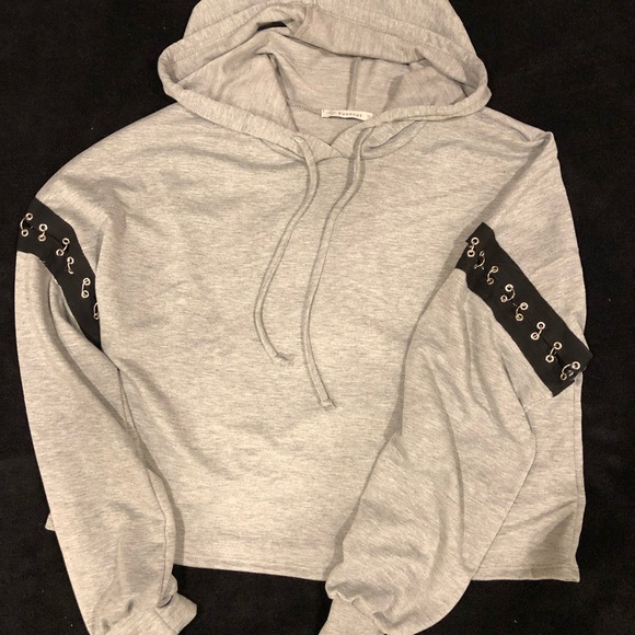 Lightweight Cropped Hoodie - Picture 2 of 3